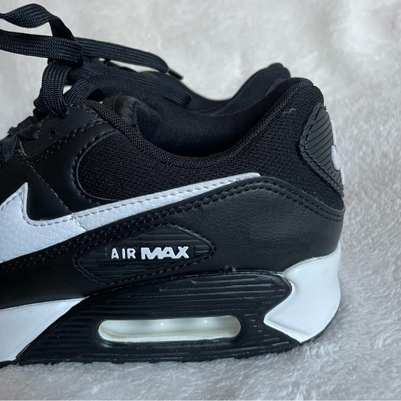 nike air max 90’s (w. 9.5) - Picture 2 of 10